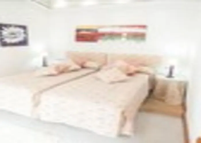 Real - Stylish 2 Bedroom By Finest