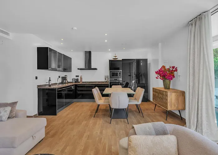 Real - Stylish 2 Bedroom By Finest Marbella