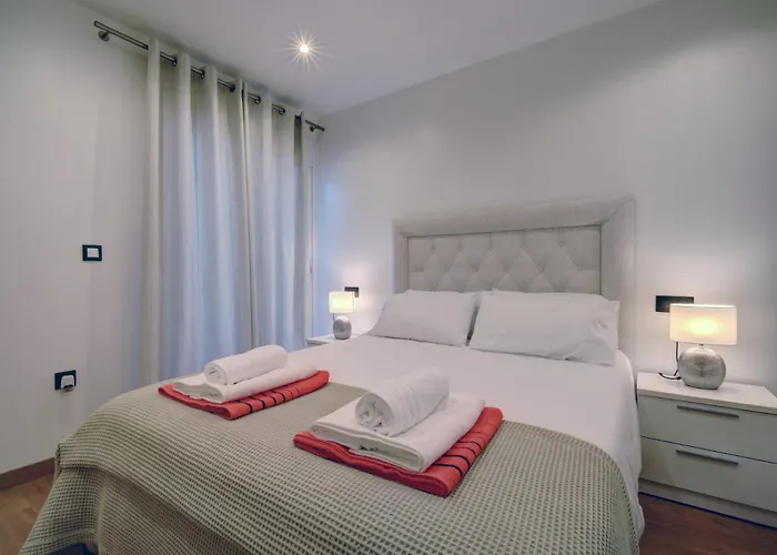 Real - Stylish 2 Bedroom By Finest